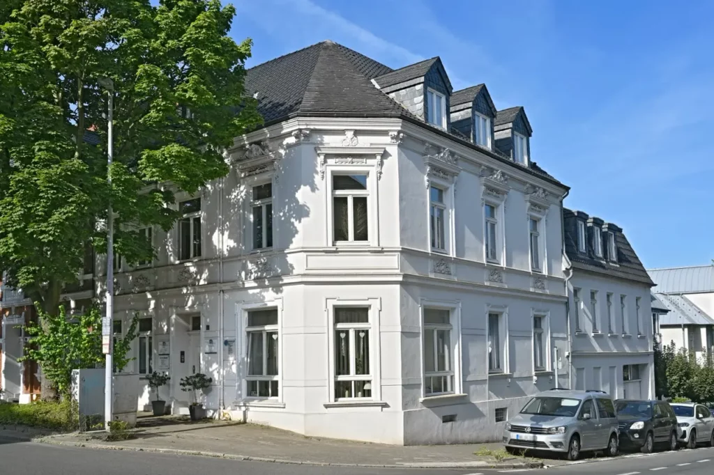 Groß (Haus1)