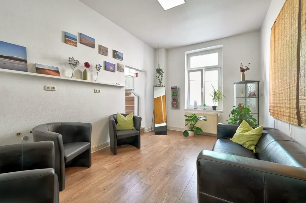 Gross-Wartezimmer-1024x682
