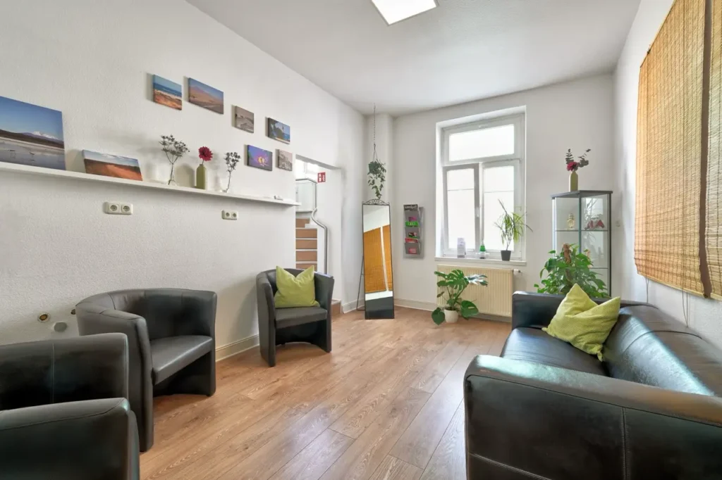 1Groß (Wartezimmer)